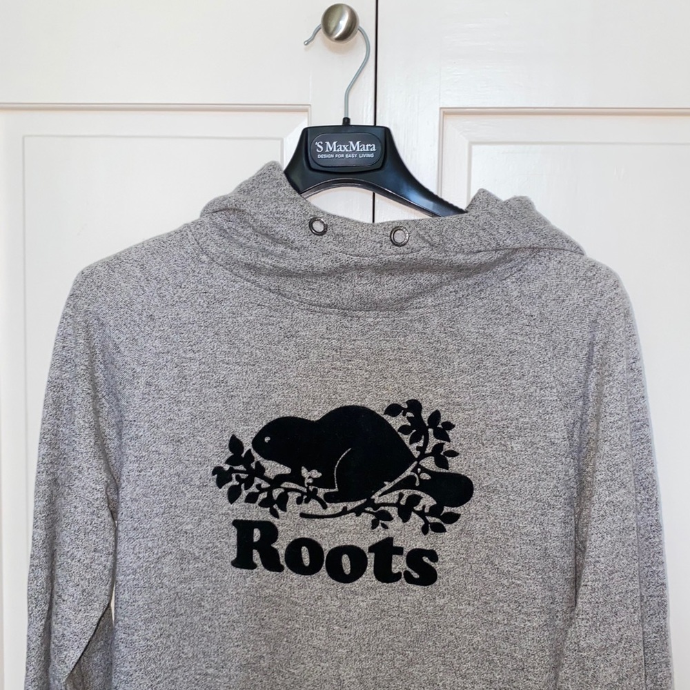 BRAND NEW Roots Grey Logo Hoodie MEDIUM